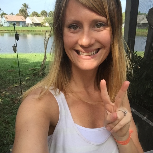 Hey y’all! Make an offer 😘😘 - Picture 3 of 4